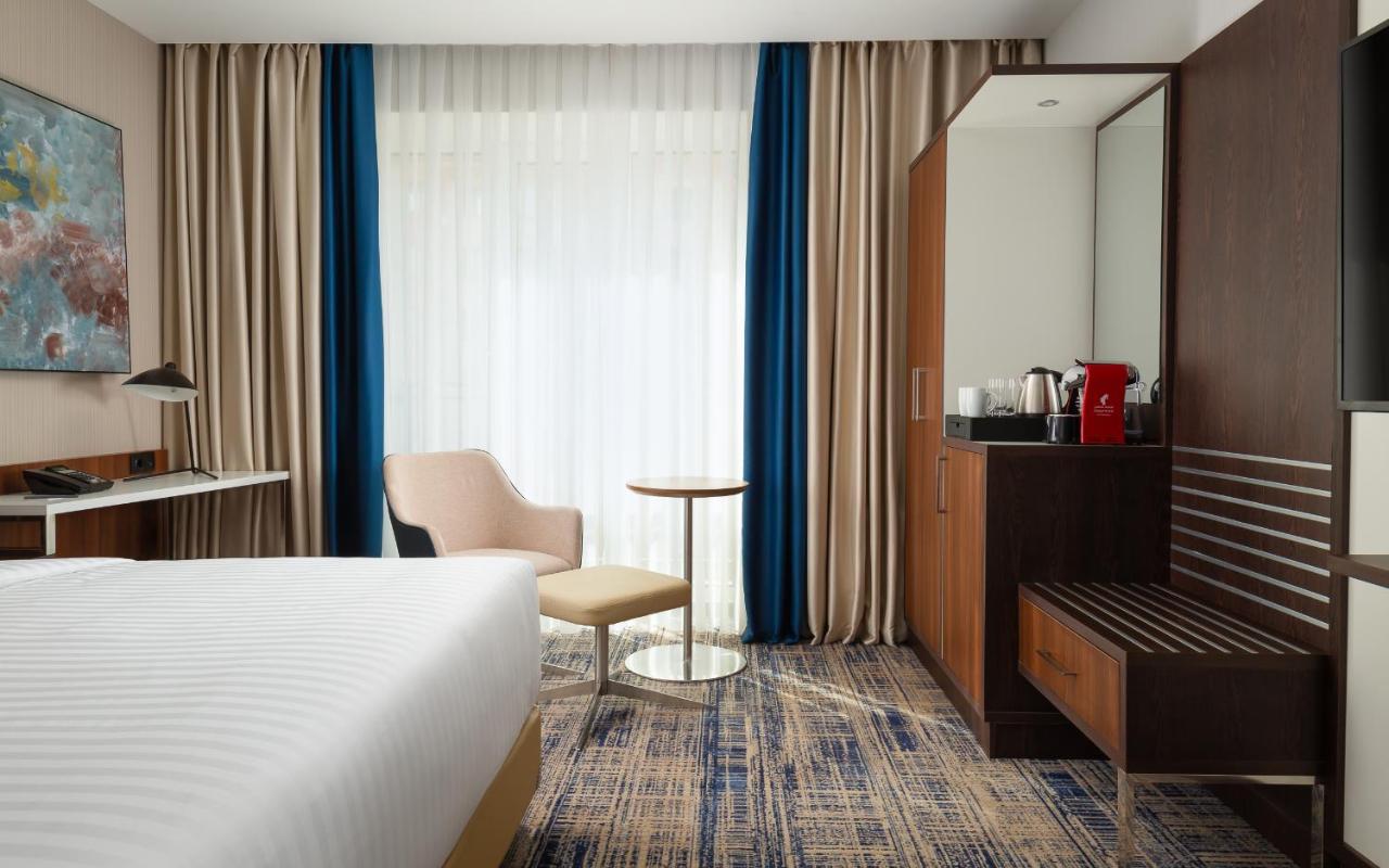 Courtyard By Marriott Tashkent Hotel Екстериор снимка