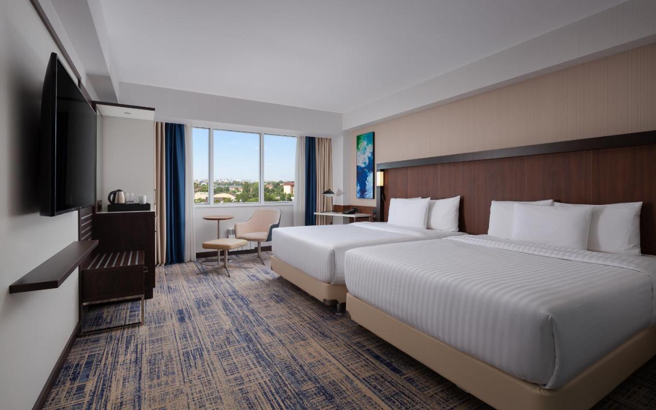 Courtyard By Marriott Tashkent Hotel Екстериор снимка