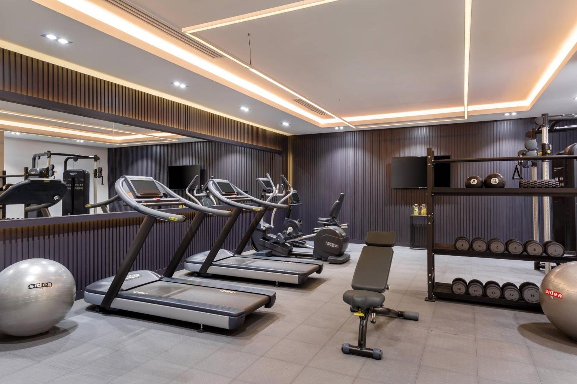 Courtyard By Marriott Tashkent Hotel Екстериор снимка