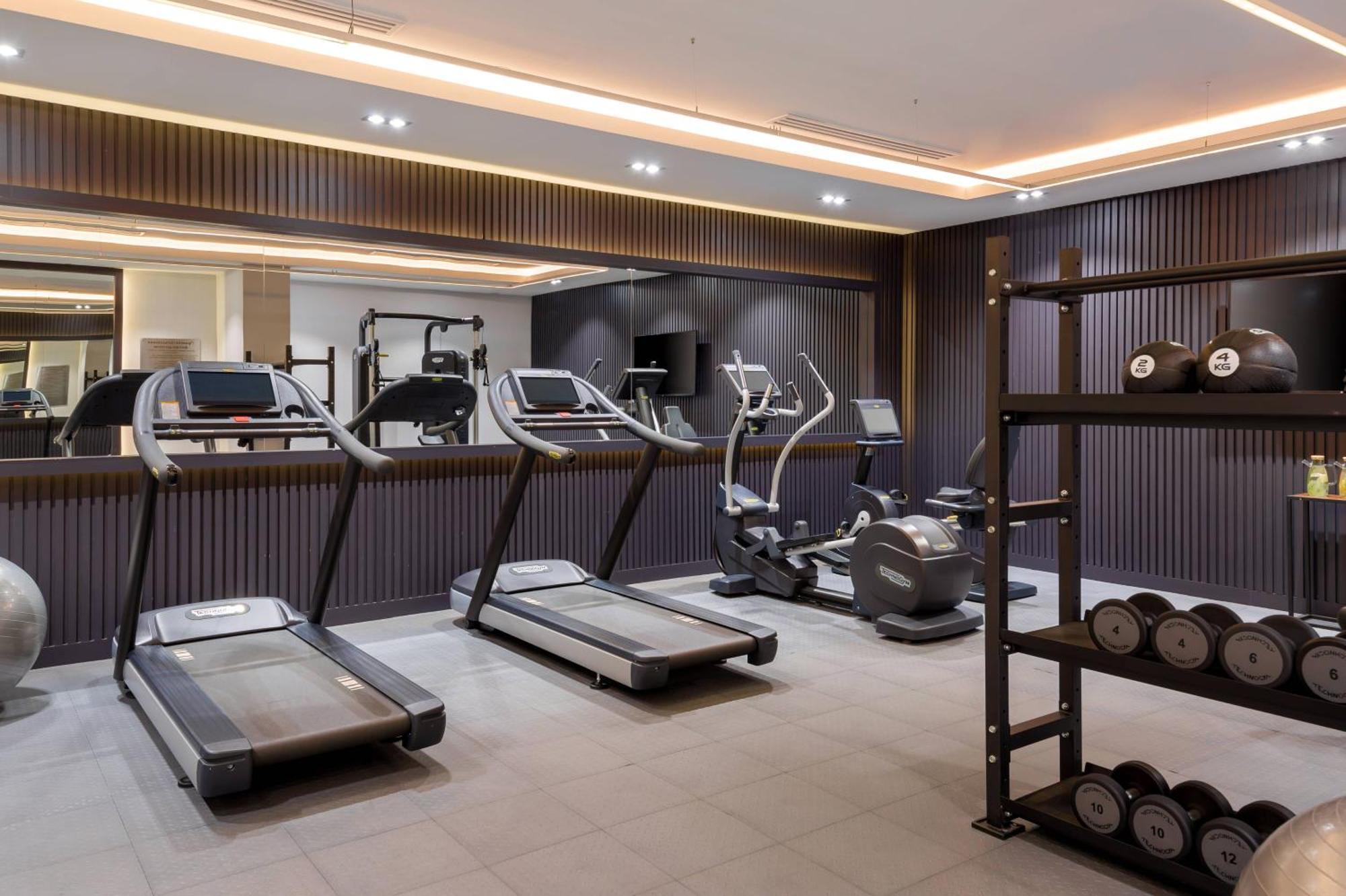 Courtyard By Marriott Tashkent Hotel Екстериор снимка