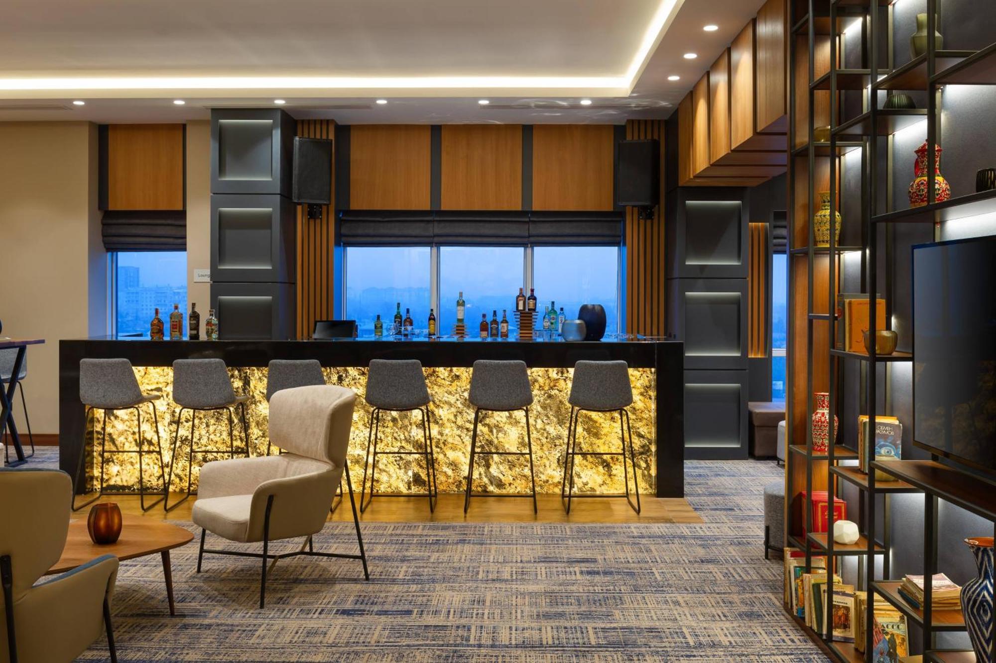 Courtyard By Marriott Tashkent Hotel Екстериор снимка