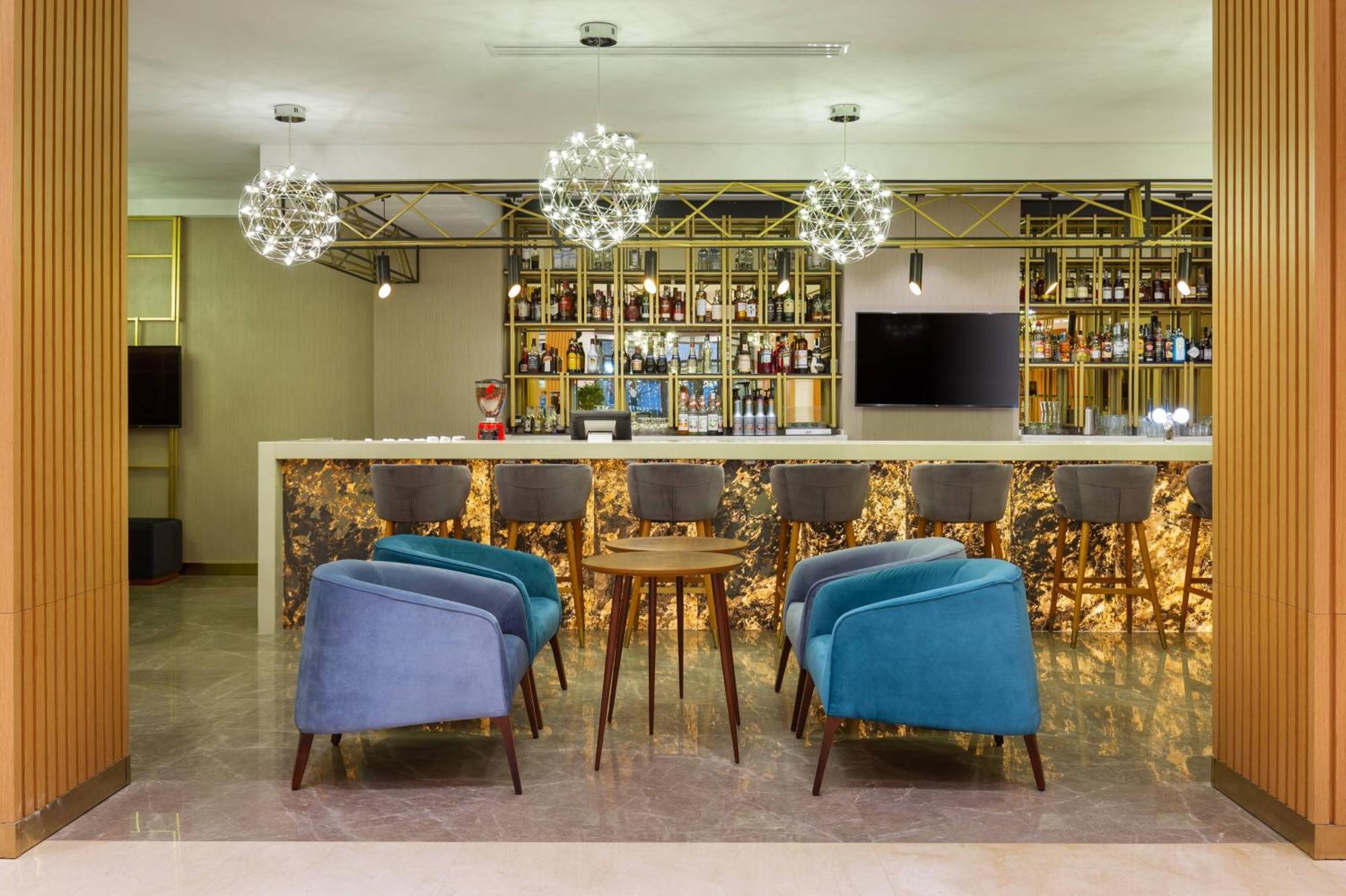 Courtyard By Marriott Tashkent Hotel Екстериор снимка