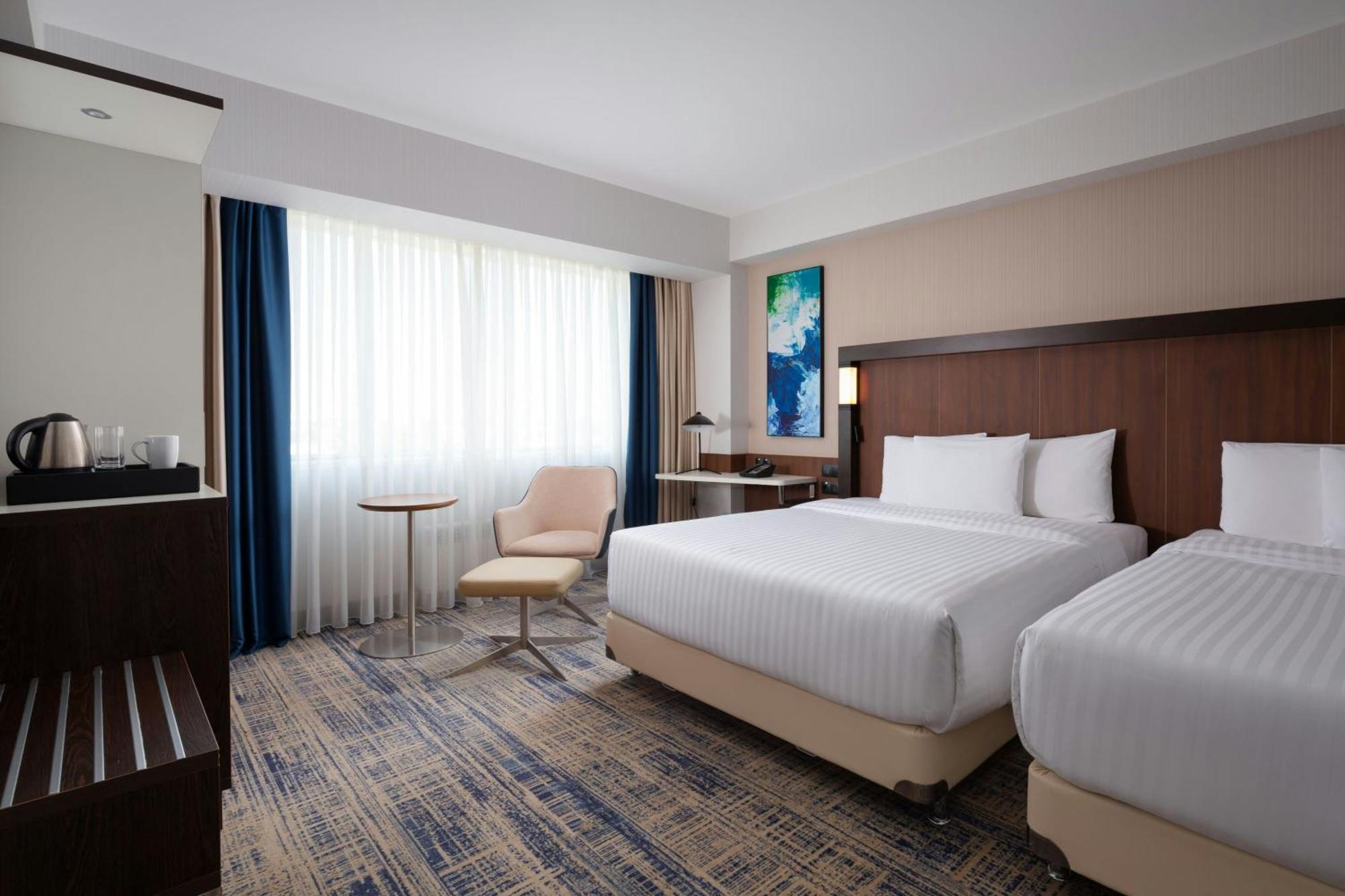 Courtyard By Marriott Tashkent Hotel Екстериор снимка