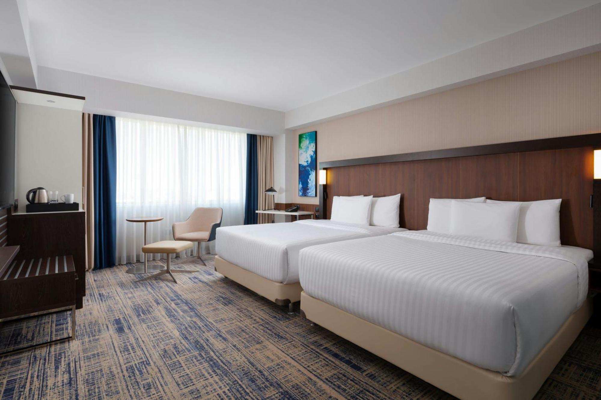 Courtyard By Marriott Tashkent Hotel Екстериор снимка