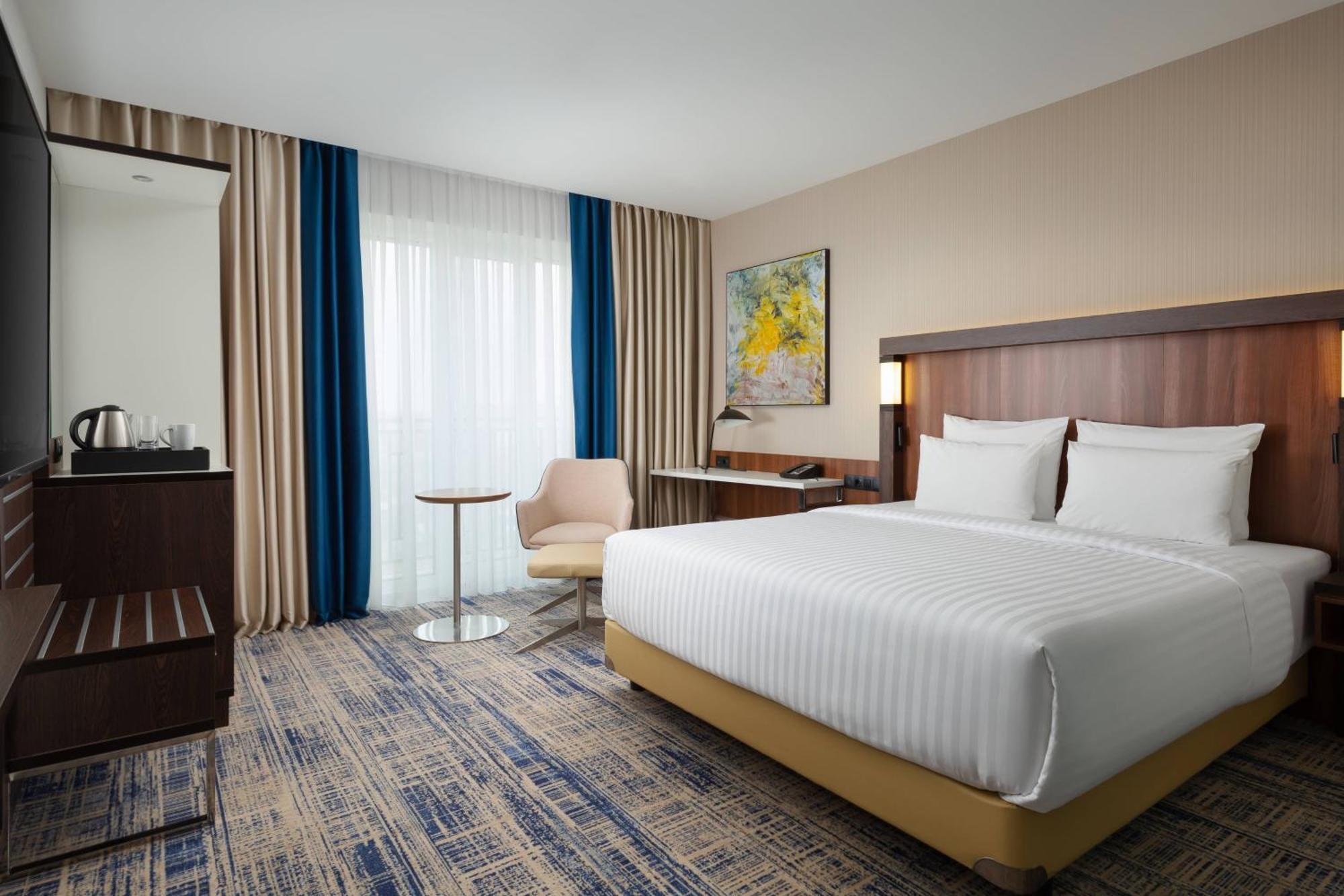 Courtyard By Marriott Tashkent Hotel Екстериор снимка
