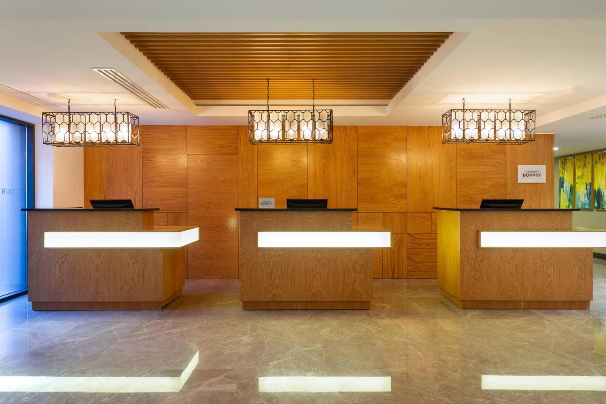 Courtyard By Marriott Tashkent Hotel Екстериор снимка